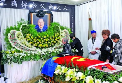 苏州花圈 专业白事一条龙 寿衣骨灰盒